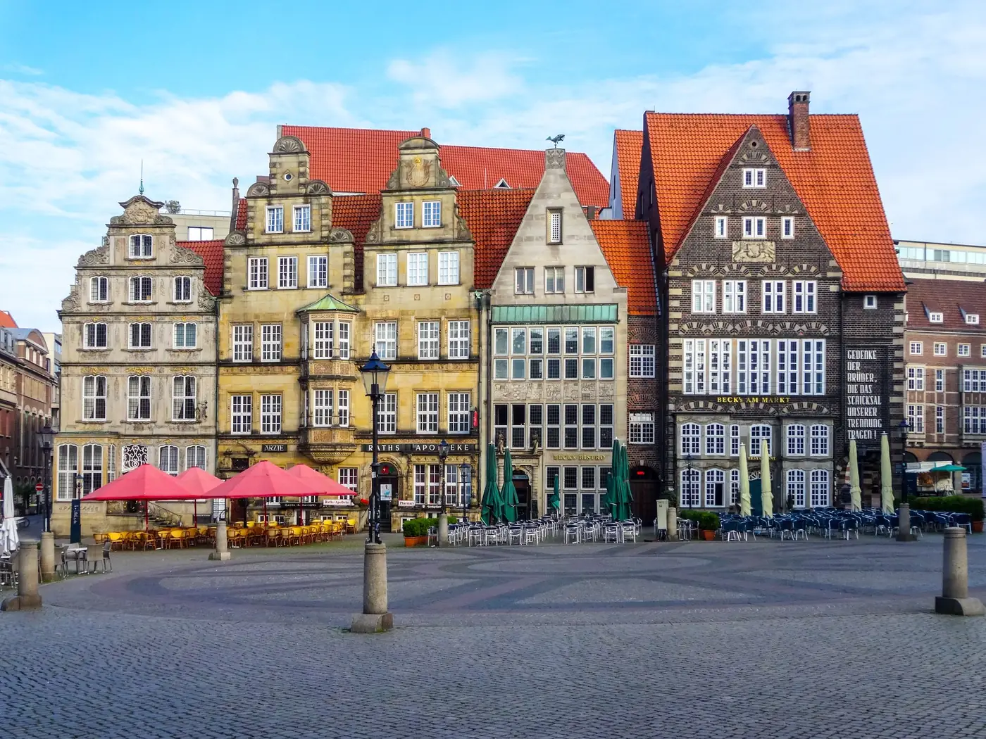 Historische gevels aan de markt van Bremen bij daglicht