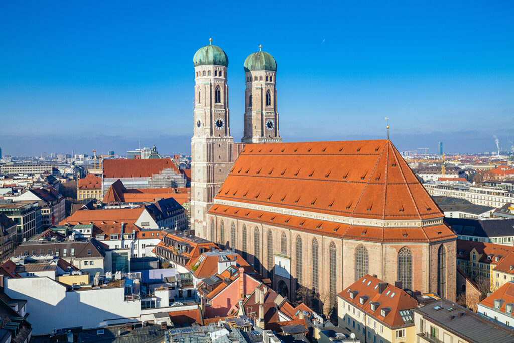 De Marienkirche gezien vanaf het nieuwe stadhuis